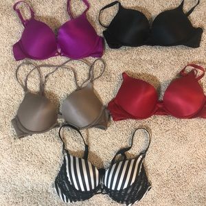 34A Victoria’s Secret Bombshell Bra’s